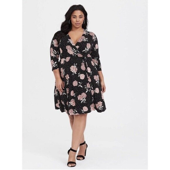 Torrid Dress Size 0/0X Mini Jersey Wrap Floral Rose Polka Dot Black White Pink - Picture 10 of 10